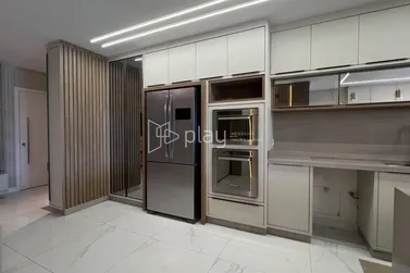 Apartamento &agrave; venda - 159m&sup2; - Meia Praia