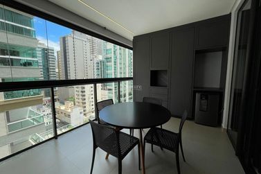 Apartamento &agrave; venda - 135m&sup2; - Meia Praia