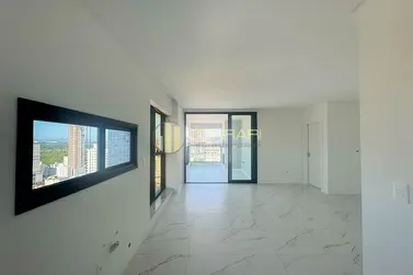 Apartamento &agrave; venda - 114m&sup2; - Meia Praia