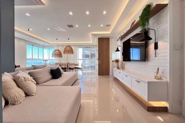 Apartamento &agrave; venda - 150m&sup2; - Meia Praia
