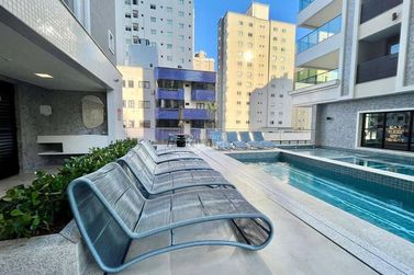 Apartamento &agrave; venda - Meia Praia