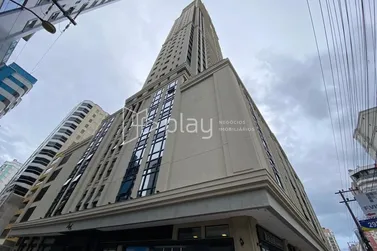 Apartamento &agrave; venda - 180m&sup2; - Meia Praia