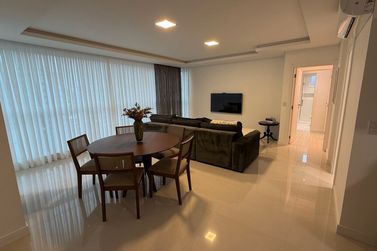 Apartamento para alugar - 115m&sup2; - Meia Praia