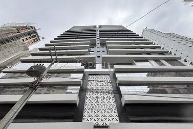 Apartamento &agrave; venda - 157m&sup2; - Pereque