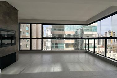 Apartamento &agrave; venda - 177m&sup2; - Meia Praia