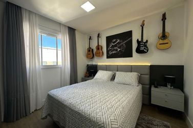 Apartamento &agrave; venda - 140m&sup2; - Meia Praia