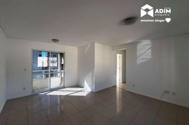 Apartamento para alugar - 83m&sup2; - Centro