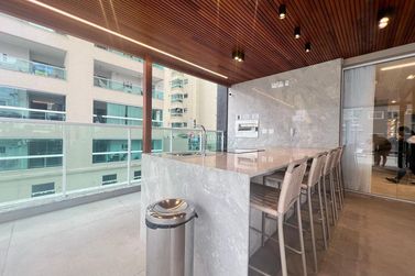 Apartamento &agrave; venda - 159m&sup2; - Meia Praia