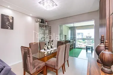Apartamento &agrave; venda - 81m&sup2; - Meia Praia