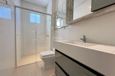 Apartamento &agrave; venda - 208m&sup2; - Meia Praia