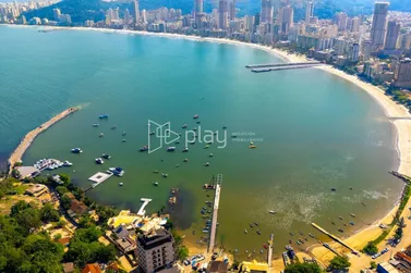 Apartamento &agrave; venda - 130m&sup2; - Meia Praia