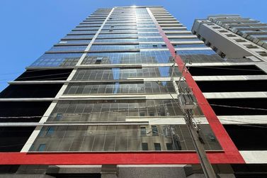 Apartamento &agrave; venda - 163m&sup2; - Meia Praia
