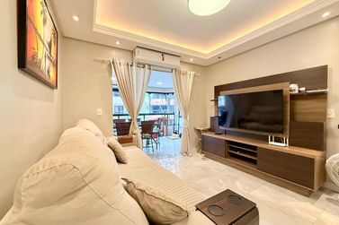 Apartamento &agrave; venda - 160m&sup2; - Meia Praia