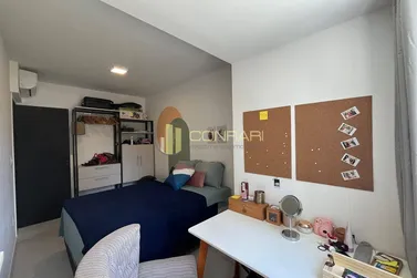 Apartamento &agrave; venda - 120m&sup2; - Meia praia