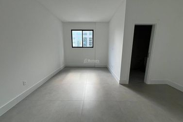 Apartamento &agrave; venda - Meia Praia