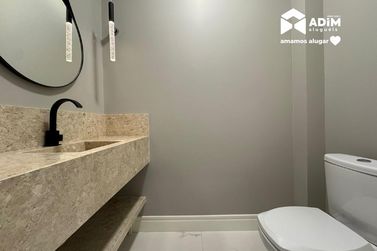 Apartamento para alugar - 132m&sup2; - Meia Praia