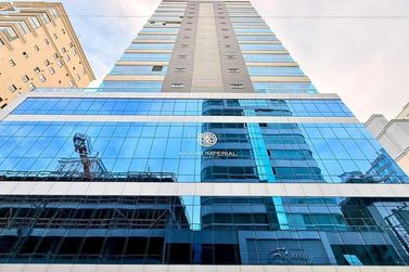Apartamento &agrave; venda - 160m&sup2; - Meia Praia