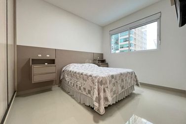 Apartamento &agrave; venda - 150m&sup2; - Meia Praia
