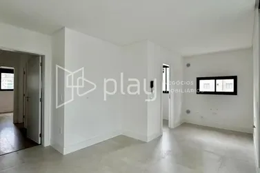 Apartamento &agrave; venda - 132m&sup2; - Meia Praia