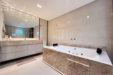 Apartamento &agrave; venda - 320m&sup2; - Meia Praia