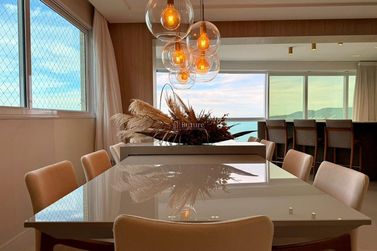 Apartamento &agrave; venda - 200m&sup2; - Meia Praia