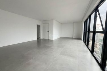 Apartamento &agrave; venda - 207m&sup2; - Meia Praia