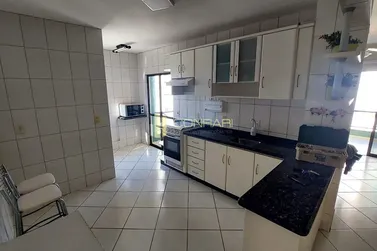 Apartamento para alugar - 163m&sup2; - meia praia
