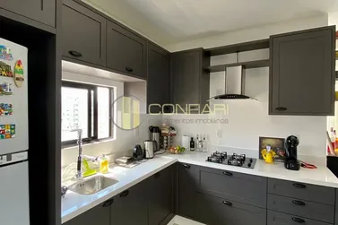 Apartamento &agrave; venda - 120m&sup2; - Meia Praia
