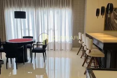 Apartamento &agrave; venda - 164m&sup2; - Meia Praia