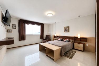Apartamento &agrave; venda - 212m&sup2; - Meia Praia