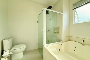 Apartamento &agrave; venda - 136m&sup2; - Meia Praia