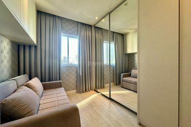 Apartamento &agrave; venda - 137m&sup2; - Meia Praia
