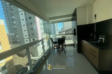 Apartamento &agrave; venda - 110m&sup2; - Meia Praia