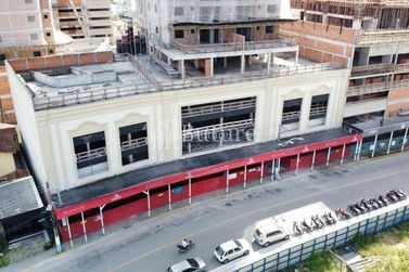 Apartamento &agrave; venda - 150m&sup2; - Centro