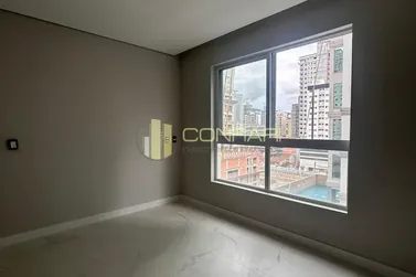 Apartamento &agrave; venda - 132m&sup2; - MEIA PRAIA