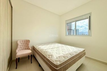 Apartamento &agrave; venda - 136m&sup2; - Meia Praia