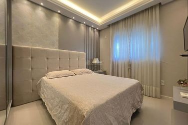 Apartamento &agrave; venda - 148m&sup2; - Meia Praia