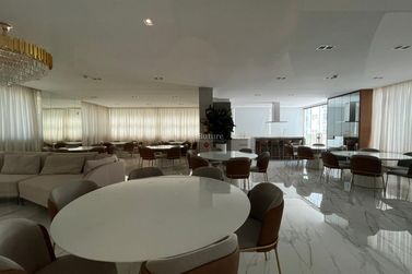 Apartamento &agrave; venda - 137m&sup2; - Meia Praia