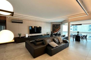 Apartamento &agrave; venda - 400m&sup2; - Meia Praia