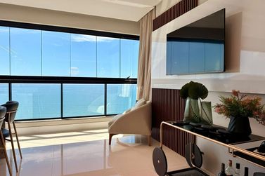 Apartamento &agrave; venda - 187m&sup2; - Meia Praia
