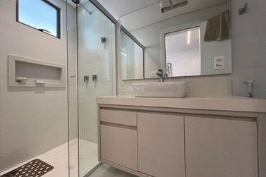 Apartamento &agrave; venda - 198m&sup2; - Meia Praia
