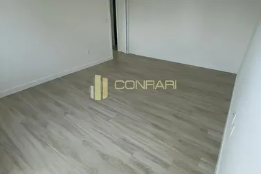 Apartamento &agrave; venda - 133m&sup2; - meia praia
