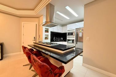Apartamento &agrave; venda - 161m&sup2; - Centro