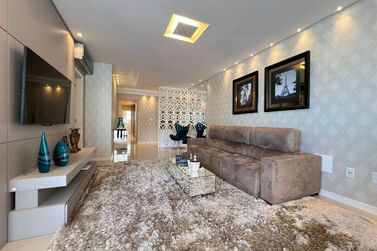 Apartamento &agrave; venda - 148m&sup2; - Meia Praia