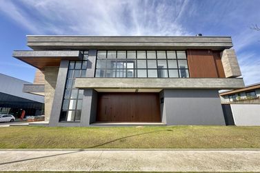 Casa &agrave; venda - 354m&sup2; - 