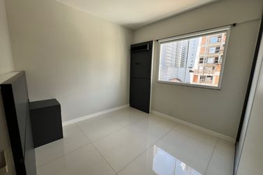 Apartamento &agrave; venda - 100m&sup2; - Meia Praia
