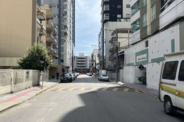 Apartamento para temporada - 95m&sup2; - Meia Praia