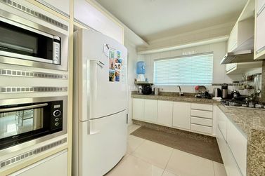 Apartamento &agrave; venda - 150m&sup2; - Meia Praia
