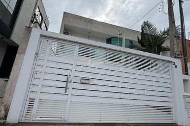 Casa &agrave; venda - 200m&sup2; - Praia dos Amores
