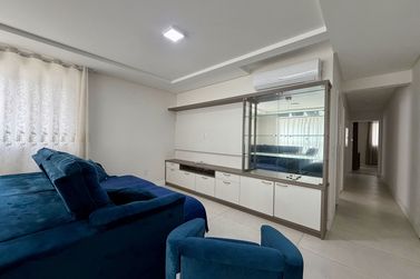 Apartamento &agrave; venda - 110m&sup2; - Meia Praia